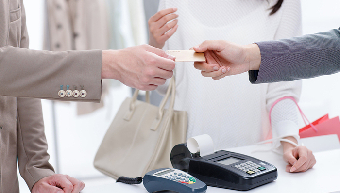 央行调查报告:居民偏爱银行、证券、保险公司理财产品