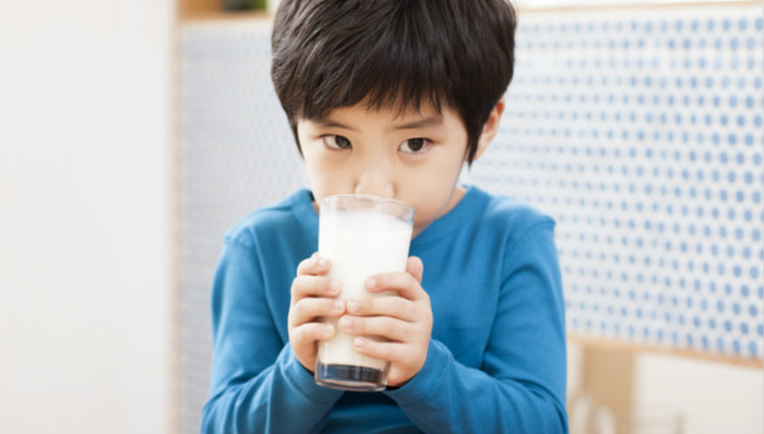 福州男童饮用现挤羊奶后感染布鲁氏菌,“生鲜奶”暗藏传染病风险