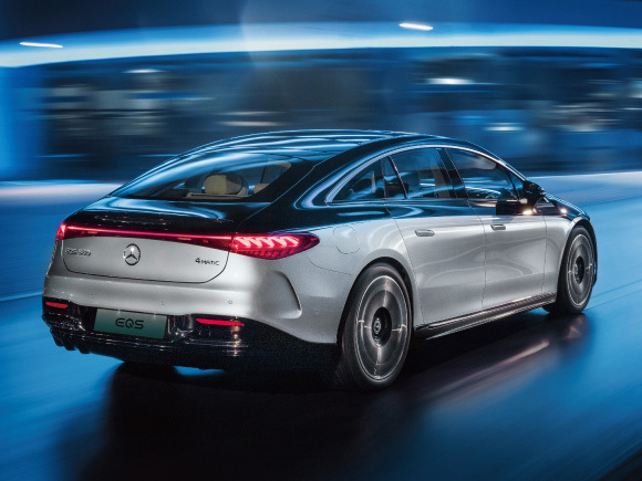 奔驰对旗舰豪华智能电动汽车的理解,全都体现在这款车上了