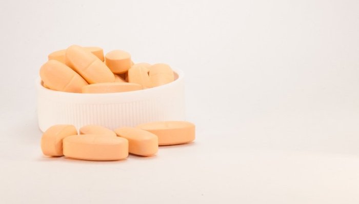 民生健康，民生藥業(yè)，21金維他，廣告費