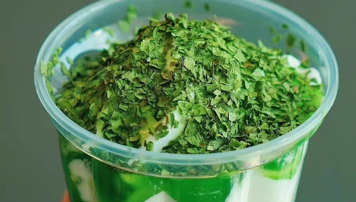 麥當(dāng)勞出了“香菜新地”，愛不愛香菜的人都沉默了