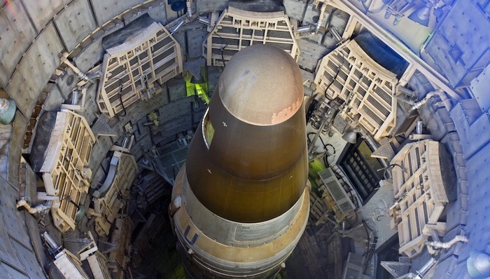 歐洲政治,萬國兵器