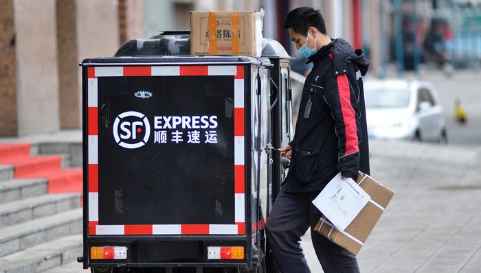 一季度净利润预计为9.5亿-11亿元,顺丰继续翻盘