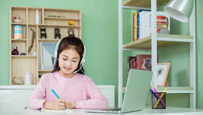 網(wǎng)易,作業(yè)幫系統(tǒng),教育,科技,智能臺燈