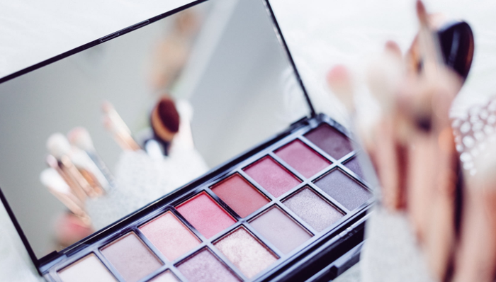 化妝品注冊(cè),強(qiáng)監(jiān)管,備案