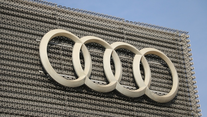 奧迪就小滿廣告涉嫌抄襲致歉，代理商曾陷財務造假風波