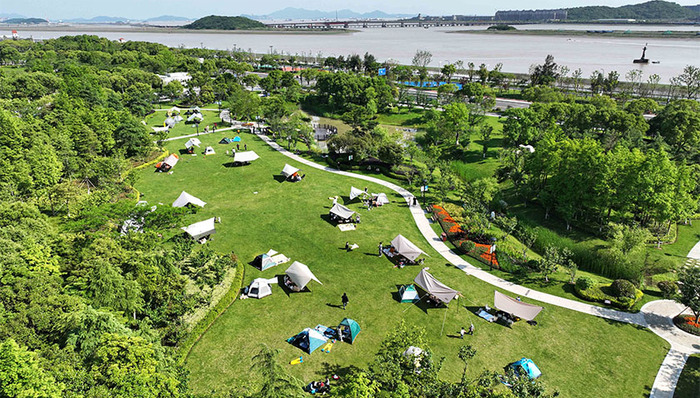 休闲+运动大热,露营带火全域运动消费