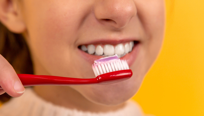 牙膏,中国市场,冷酸灵,登康口腔,IPO