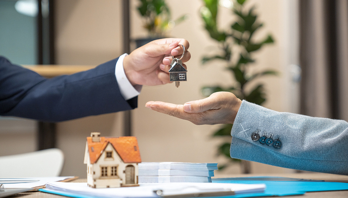 龙湖地产,资产出售