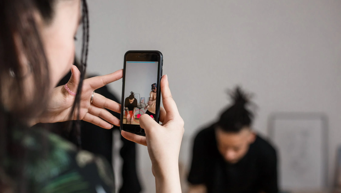 首次虧損裁員，社交項(xiàng)目邊緣化，映客押注元宇宙能否翻身？