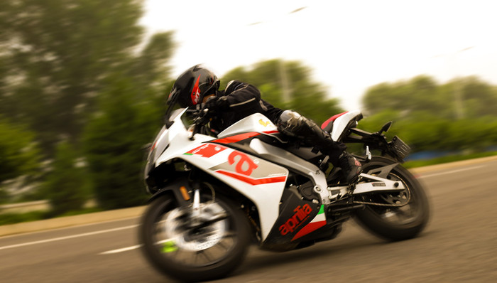 電動(dòng)摩托,匯率,股權(quán)激勵(lì),業(yè)績(jī)新高