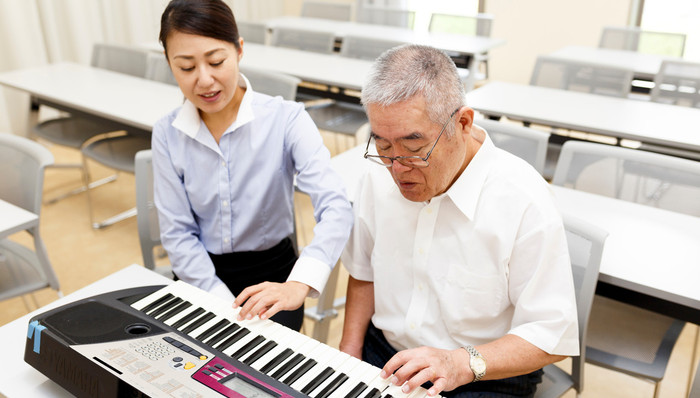 教育,銀發(fā)經(jīng)濟(jì),老年人