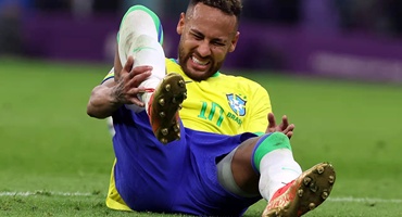 内马尔首场被侵犯9次创纪录,因伤无缘小组赛剩余比赛