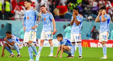 世界杯早报|伊比利亚半岛冰火两重天,西班牙点球出局,葡萄牙大胜瑞士