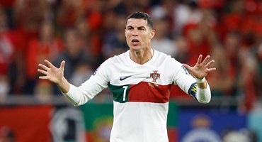 37岁C罗泪别、发文述梦想结束,世界杯上演诸神黄昏