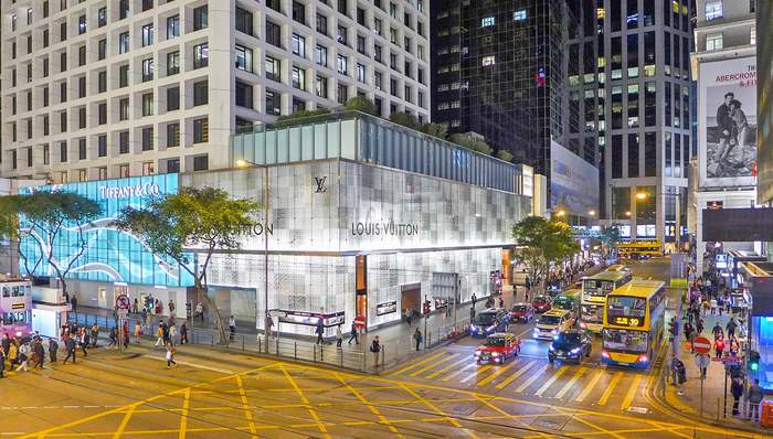 那个闪闪发光的奢侈品购物天堂香港,又回来了