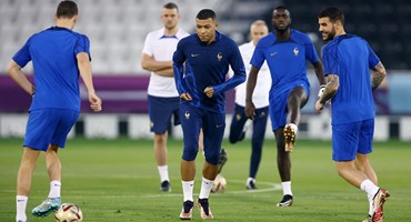 多名队员遭伤病侵袭,法国队决赛首发成谜