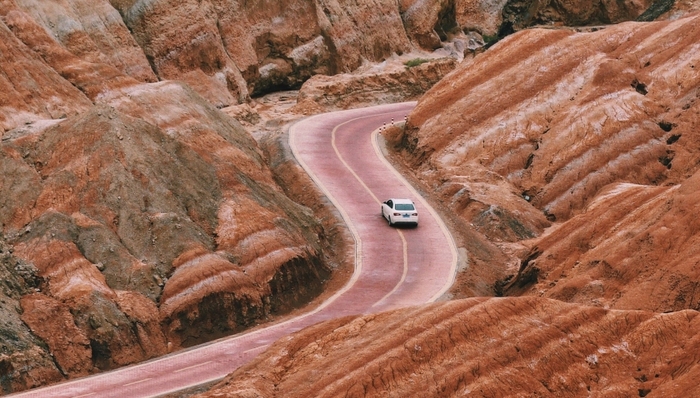 造車新勢力,李斌,何小鵬,李想,蔚小理,銷量,業(yè)績,股價