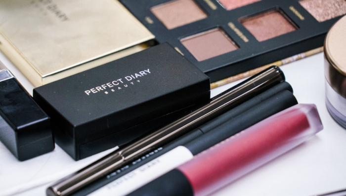 逸仙電商,彩妝,營收,