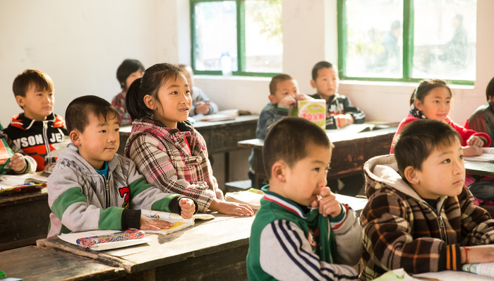 生源流失、教师频繁流动,“村小”难题如何破局?