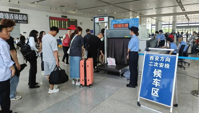 多地火车站、机场加强安检,有车站对6厘米以内锐器封刃