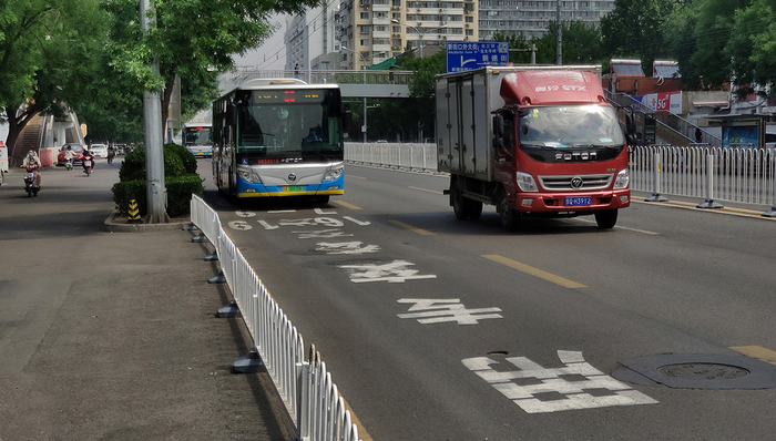 【深度】公交专用道,该不该变共享?
