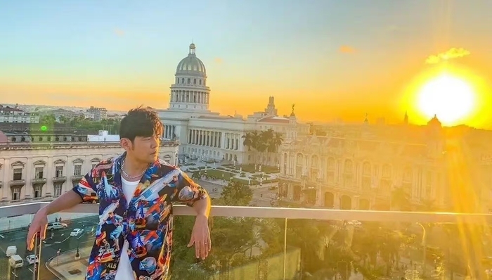 周杰倫概念股,巨星傳奇,港股,延遲上市