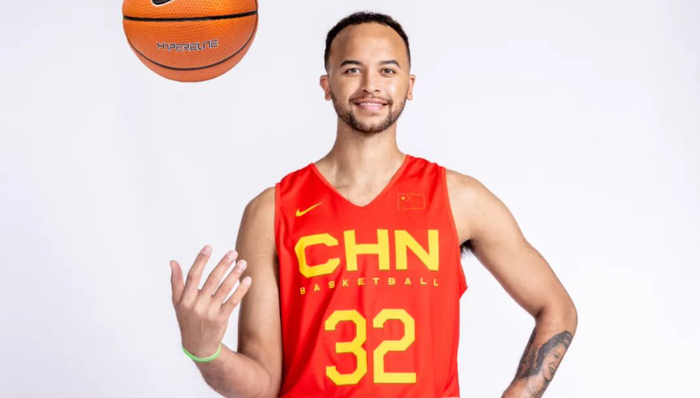 归化中国男篮身价飞升,NBA球员李凯尔签约耐克