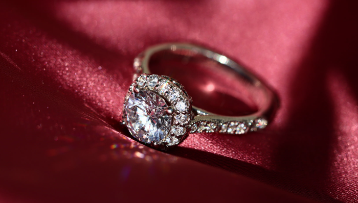 年輕人,消費(fèi)習(xí)慣,鉆石,七夕,品牌營銷,智商稅,