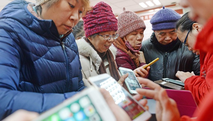 千万粉丝网红“秀才”被封背后,中老年市场的消费力正逐步释放