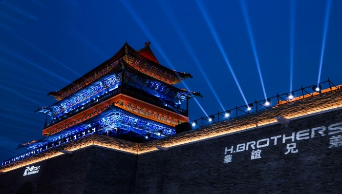 影视产业,资本市场,华谊兄弟,债务危机,减持,股权冻结,冯小刚