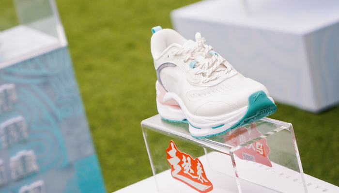 運(yùn)動(dòng)鞋服,資產(chǎn)出售,貴人鳥,虧損,