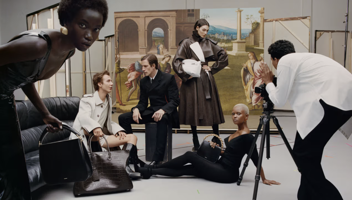 菲拉格慕收购连卡佛母公司股份