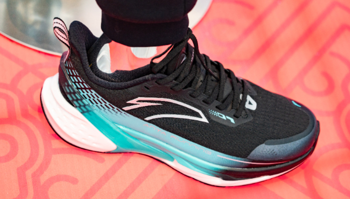 亞瑪芬,安踏,收購(gòu),運(yùn)動(dòng)品牌,