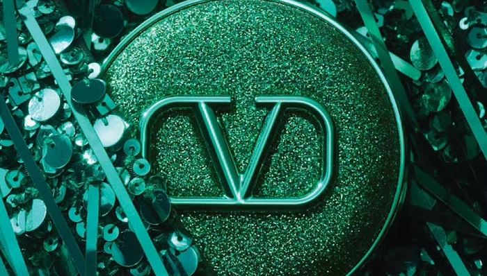 雅诗兰黛花朵元素彩妆,华伦天奴“纵情绿”限定气垫|是日美好事物