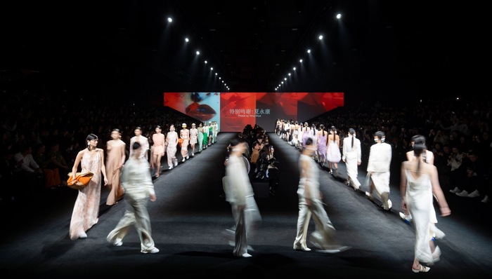 衣柜里永远缺的那一条裙子就在秀场上|2024秋冬上海时装周