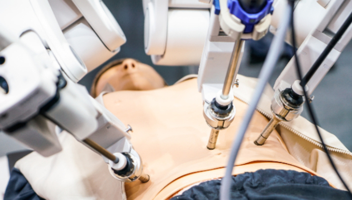 微創(chuàng)機器人去年巨虧超10億，“微創(chuàng)系”仍在渡劫中