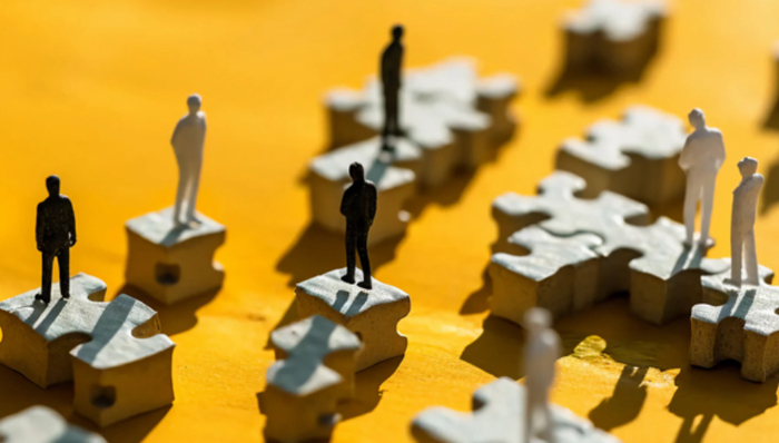 汽車人事｜賓利任命前保時捷高管為新CEO 媒體人陳朝華加盟哪吒汽車任副總裁