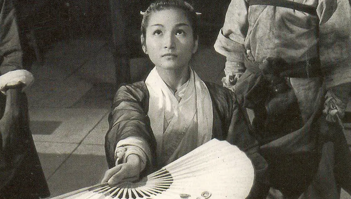 逝者|一代“侠女”、著名演员郑佩佩因病去世