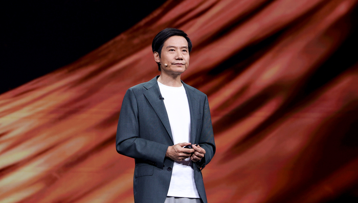 雷军年度演讲:小米汽车曾获百亿美金估值,仍决定自担风险