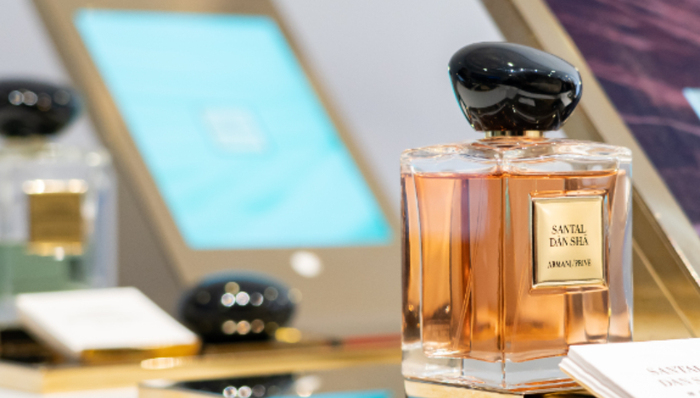 穎通控股,上市,