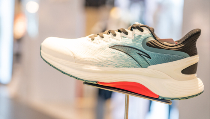 安踏,李寧,財報,耐克