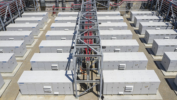 鋰電企業(yè)上半年儲(chǔ)能業(yè)績(jī)出爐，這家營(yíng)收增速超過寧王