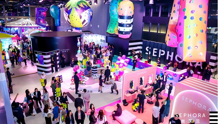 丝芙兰“乐屋派对”美妆节,Moose Knuckles中国首场时装盛典|是日美好事物