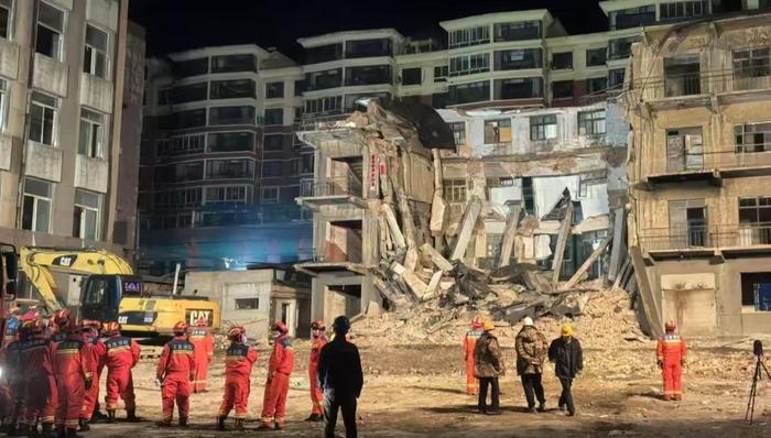 本溪一楼体在修缮中坍塌致3人死亡,施工单位曾中标多个市政工程