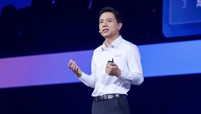 闪电快讯|百度李彦宏:百度要做数百万“超级有用”的应用