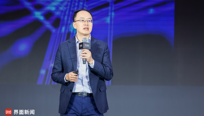 界面财经年会 | 联想集团副总裁、首席数字化转型官李欣：AI驱动数字化转型，打造新质生产力