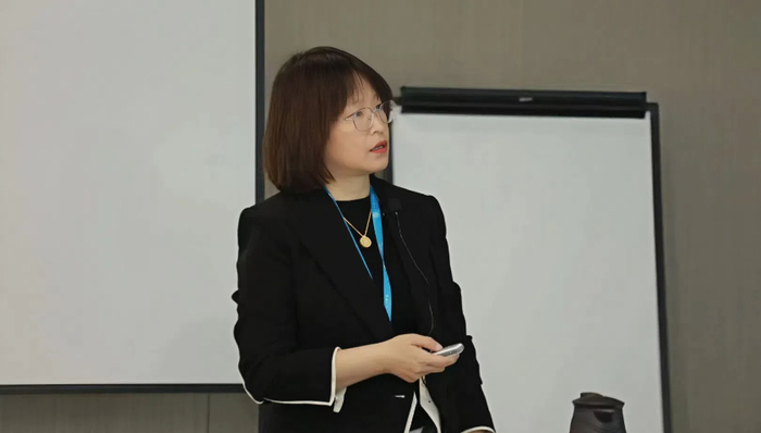 復(fù)宏漢霖李錦：帶著國(guó)產(chǎn)創(chuàng)新藥敲開歐美藥監(jiān)的門｜出海的人④