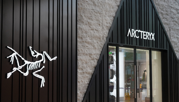 中產(chǎn)家庭,始祖鳥,運動品牌,HOKA,