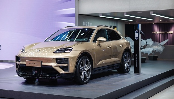 闪电快讯 | 保时捷在中国销量大幅下滑:今年前两个月减少41%